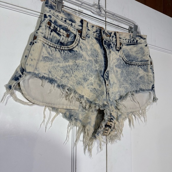 Levi's 560 Loose Fit Cutoff Denim Shorts VINTAGE Size 10 Tie-Dye Blue White - Picture 3 of 9